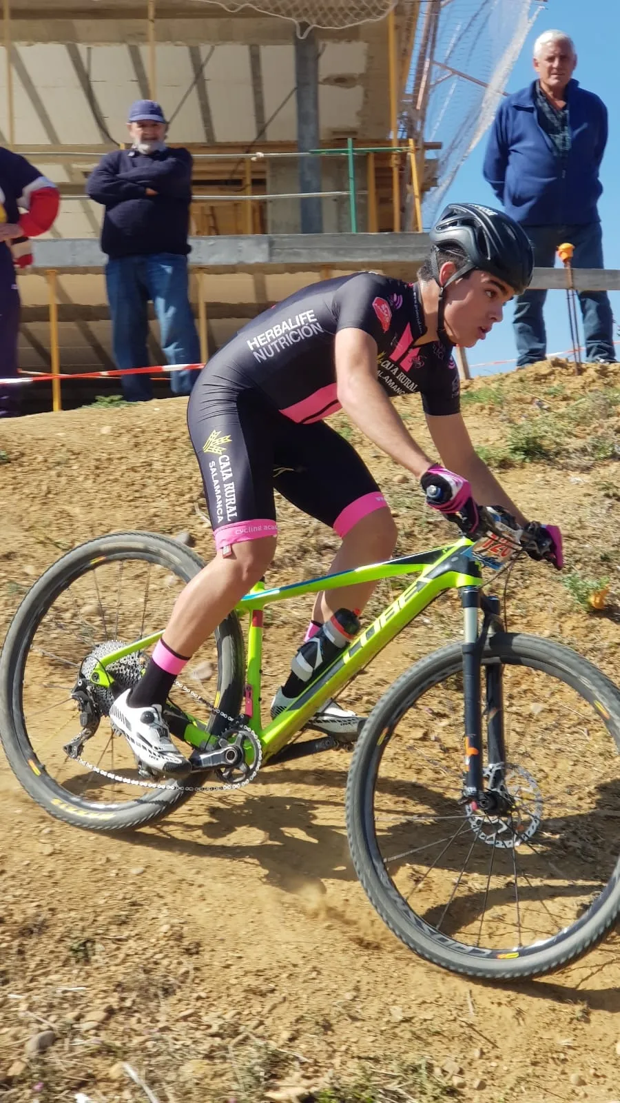 Foto 5 - Alejandro Rodr&iacute;guez y Luis Sela quedan subcampeones en sus categor&iacute;as del Regional de XCO  