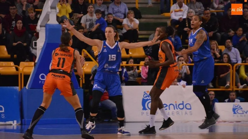 Un gran tercer cuarto de Perfumerías Avenida le da el primer punto de la semifinal frente al...