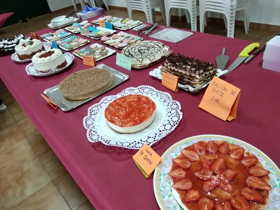 Foto 8 - Encuentro y mercadillo solidario para rematar la Semana Santa