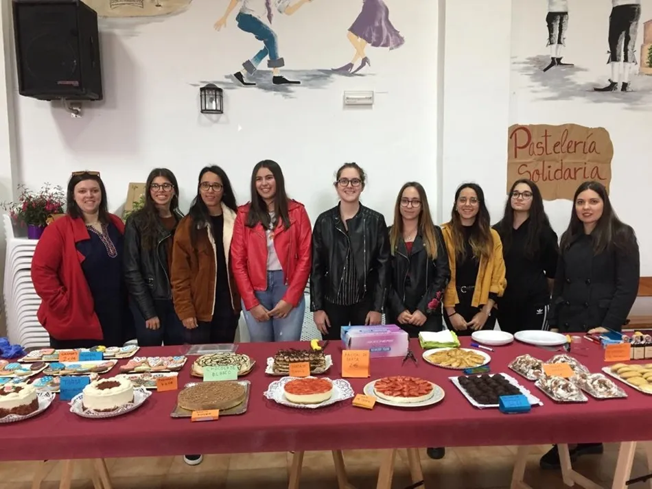 Foto 4 - Encuentro y mercadillo solidario para rematar la Semana Santa
