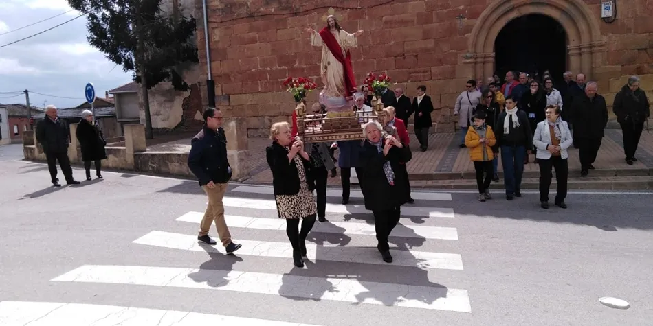 Foto 2 - Encuentro y mercadillo solidario para rematar la Semana Santa