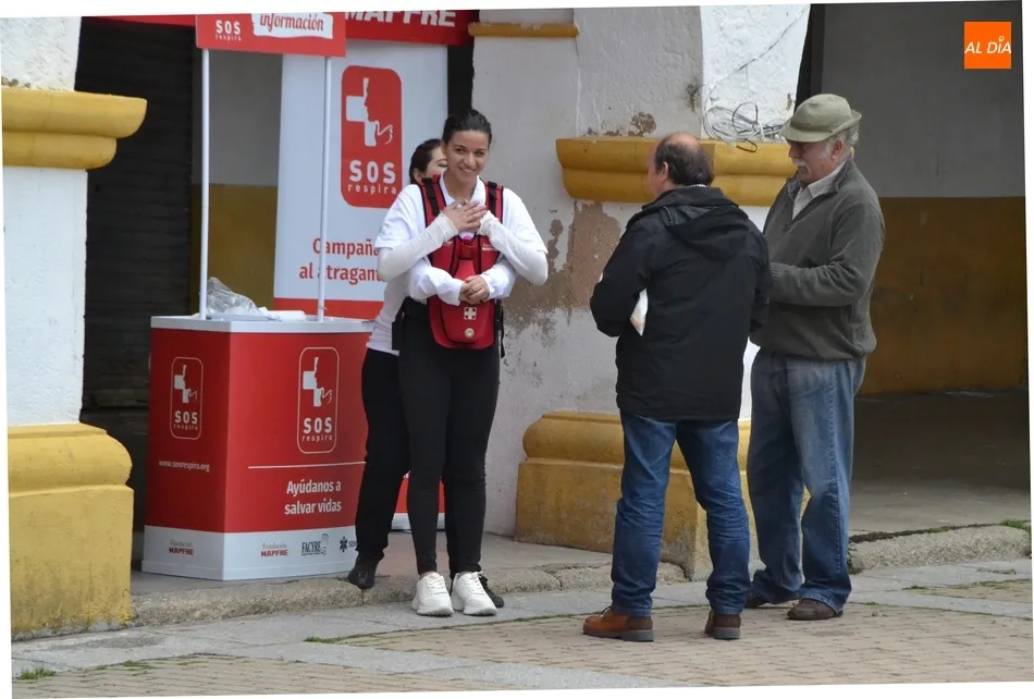 Foto 2 - Mirobrigenses y turistas finalizan la Semana Santa sabiendo c&oacute;mo actuar ante un atragantamiento  
