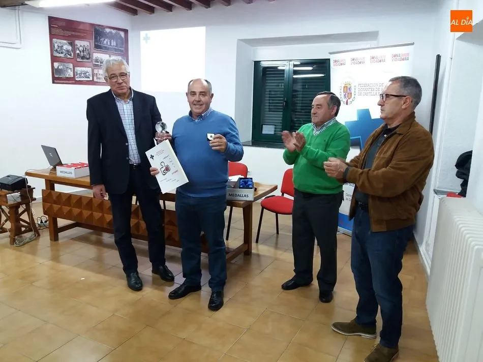 Foto 9 - La Hermandad de Donantes de Sangre entrega 19 medallas en Los Santos