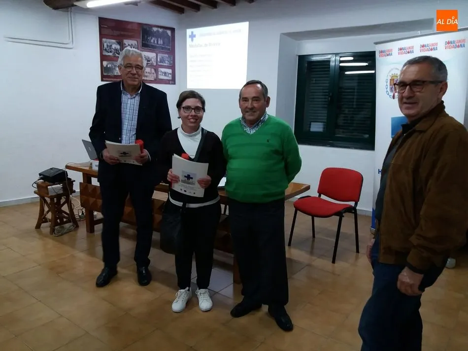 Foto 4 - La Hermandad de Donantes de Sangre entrega 19 medallas en Los Santos