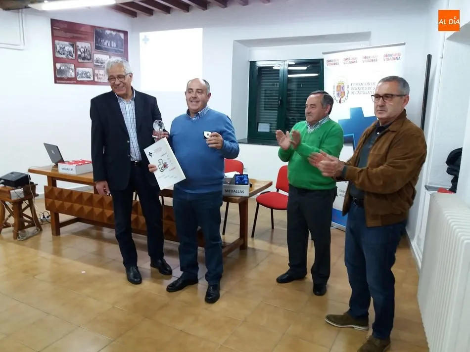 Foto 2 - La Hermandad de Donantes de Sangre entrega 19 medallas en Los Santos