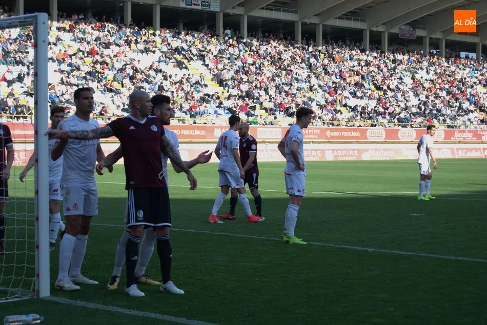 Foto 6 - El Salamanca UDS se deja media salvaci&oacute;n en la &uacute;ltima jugada del partido ante la Cultural (1-1)