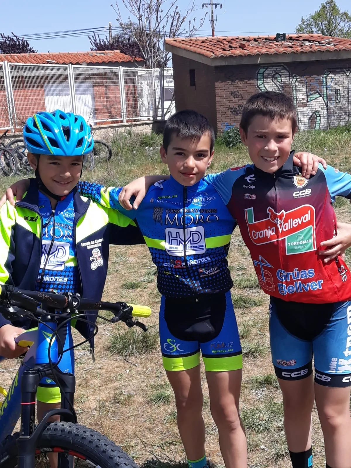 Foto 2 - Salma Dom&iacute;nguez se impone en Benavente y lidera la participaci&oacute;n de la Escuela de Ciclismo...