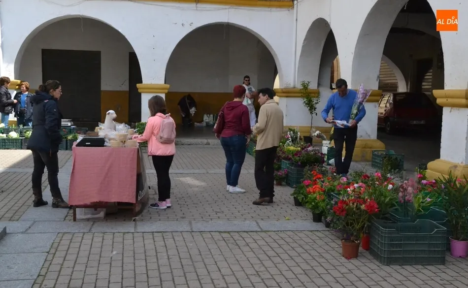Edición adelantada del Mercado de los Martes en un Lunes de Pascua de gran ajetreo  