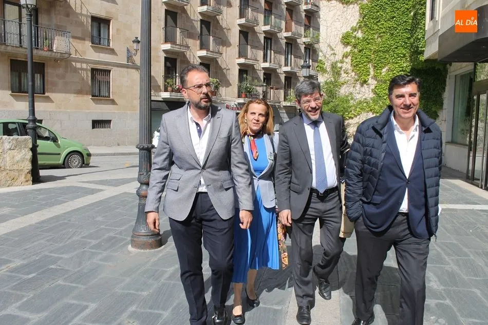 Foto 2 - Nadal asegura en Salamanca que este 28A &ldquo;Espa&ntilde;a se enfrenta a una encrucijada&rdquo; econ&oacute;mica