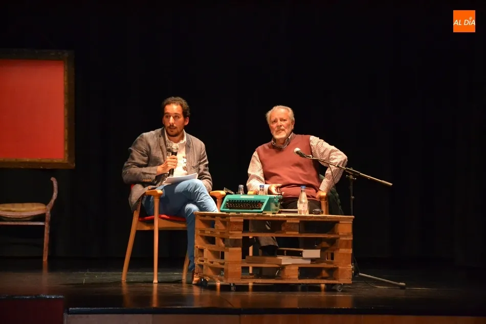 Foto 9 - Julio Anguita critica la &ldquo;frivolidad&rdquo; del momento pol&iacute;tico actual  