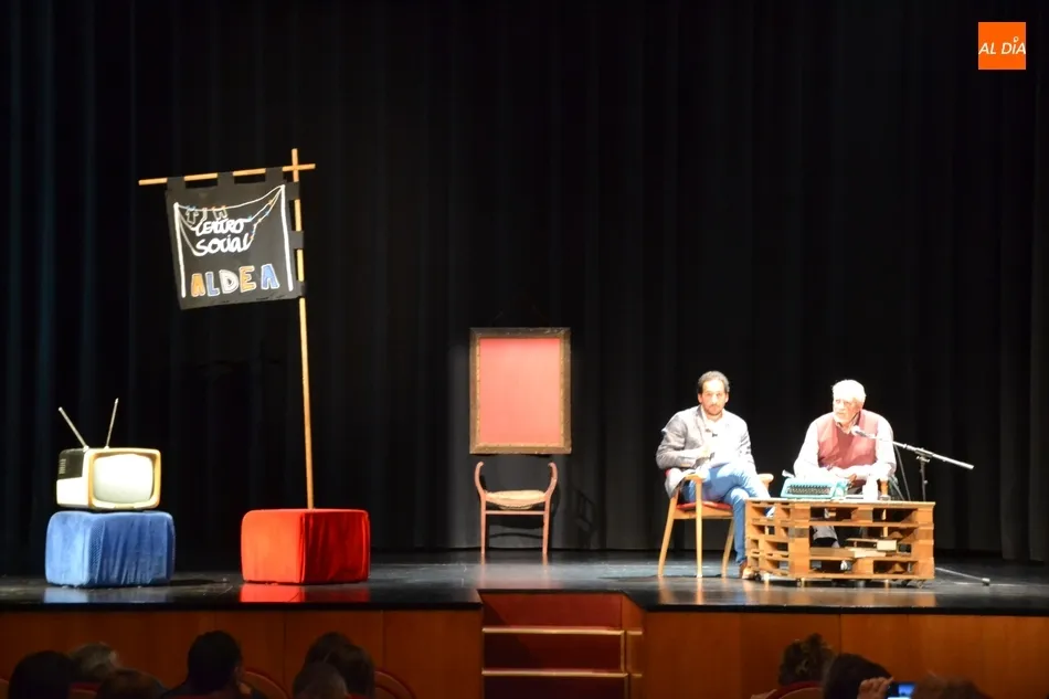 Foto 7 - Julio Anguita critica la &ldquo;frivolidad&rdquo; del momento pol&iacute;tico actual  