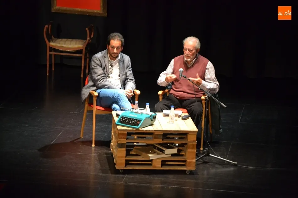 Foto 4 - Julio Anguita critica la &ldquo;frivolidad&rdquo; del momento pol&iacute;tico actual  