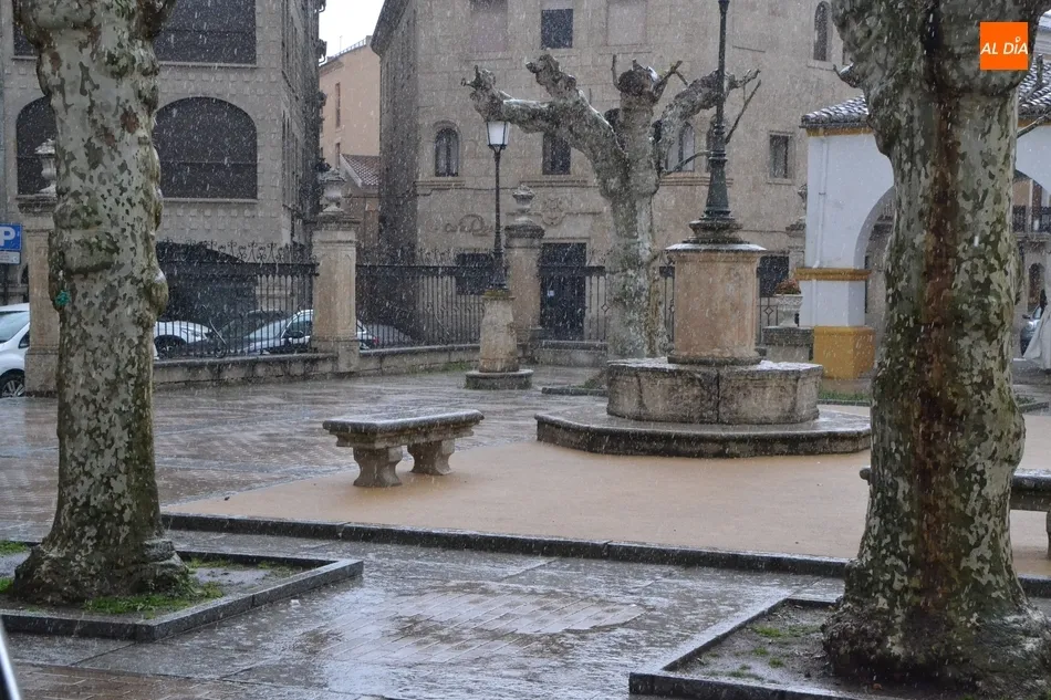 Foto 9 - La lluvia estropea la parte callejera de la fiesta anual del Bot&oacute;n Charro  