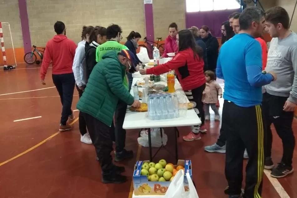 Foto 3 - La Asociaci&oacute;n Amigos de Ledesma capea la lluvia con una jornada de convivencia y naturaleza