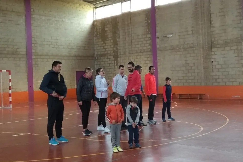 Foto 2 - La Asociaci&oacute;n Amigos de Ledesma capea la lluvia con una jornada de convivencia y naturaleza