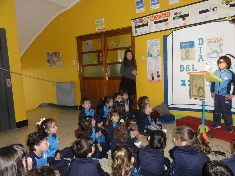 Foto 8 - Los alumnos de Primaria del Colegio San Juan Bosco participan en un mar&aacute;t&oacute;n del lectura