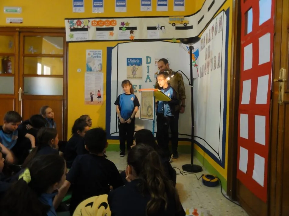 Foto 7 - Los alumnos de Primaria del Colegio San Juan Bosco participan en un mar&aacute;t&oacute;n del lectura