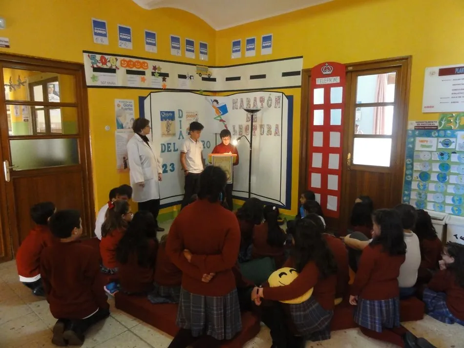 Foto 6 - Los alumnos de Primaria del Colegio San Juan Bosco participan en un mar&aacute;t&oacute;n del lectura