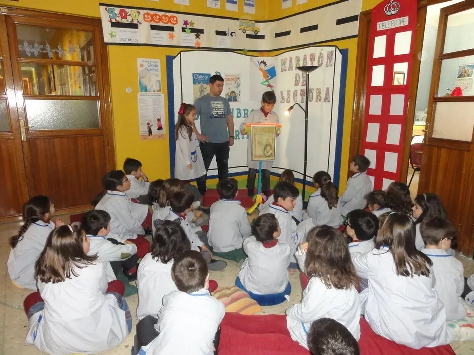 Foto 3 - Los alumnos de Primaria del Colegio San Juan Bosco participan en un mar&aacute;t&oacute;n del lectura