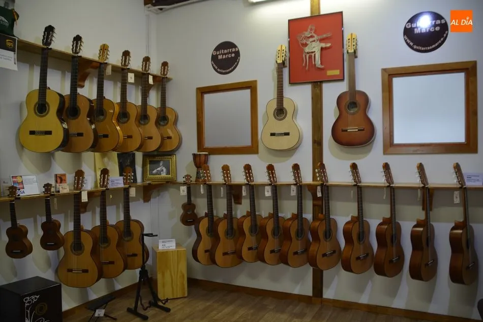 Foto 2 - Guitarras Marce, sello personal y pasi&oacute;n por un trabajo artesanal