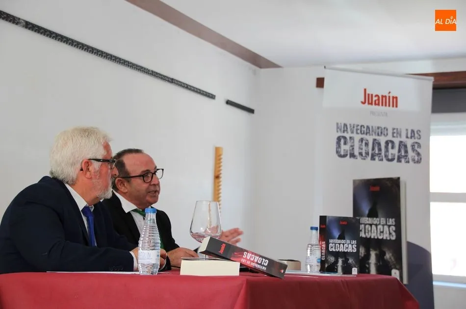 Foto 3 - Juan&iacute;n presenta &lsquo;Navegando en las cloacas&rsquo; en Galinduste