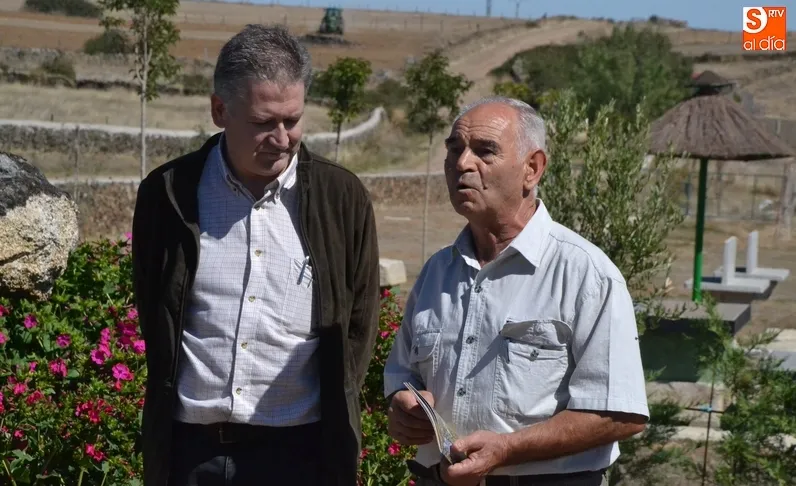 A la derecha, el antiguo alcalde de La Encina por el PSOE, José María Gil, que vuelve como independiente por Ciudadanos