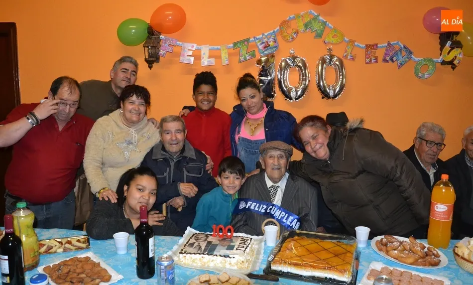 Juan Galán Galán festeja su 100 cumpleaños  