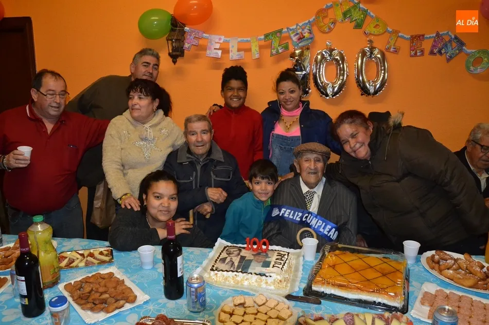 Foto 7 - Juan Gal&aacute;n Gal&aacute;n festeja su 100 cumplea&ntilde;os  