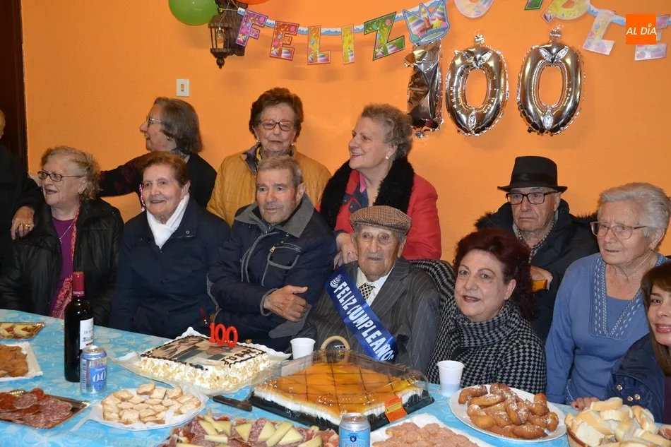 Foto 3 - Juan Gal&aacute;n Gal&aacute;n festeja su 100 cumplea&ntilde;os  