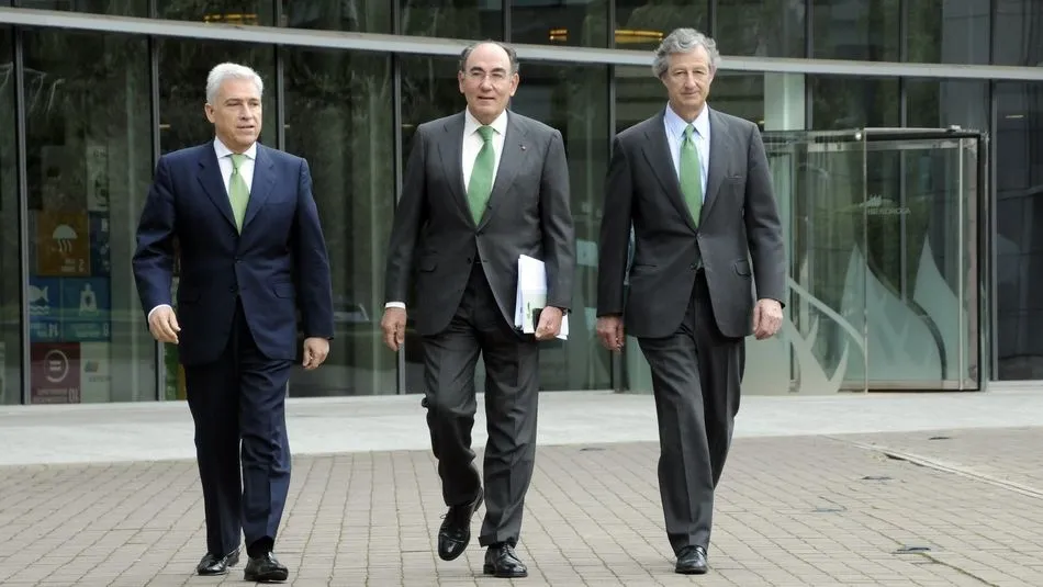 Francisco Martínez Córcoles, director general de los Negocios del Grupo; Ignacio Galán, presidente de Iberdrola, y José Sainz Armada, director general de Finanzas y Recursos, tras la presentación de los resultados trimestrales de la compañía