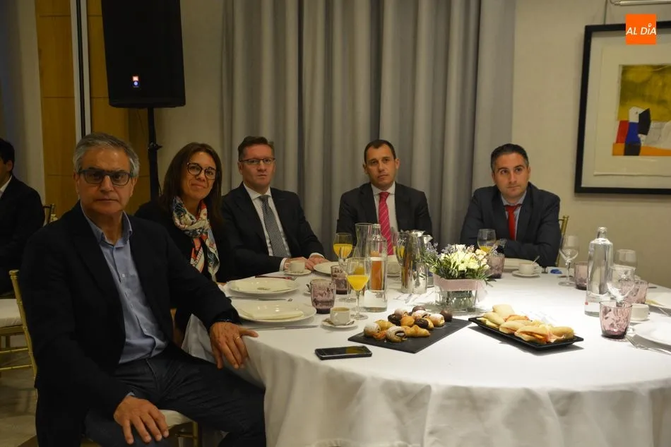 Foto 11 - La ministra de Industria destaca la reducci&oacute;n del d&eacute;ficit p&uacute;blico hasta &ldquo;el nivel m&aacute;s bajo de ...