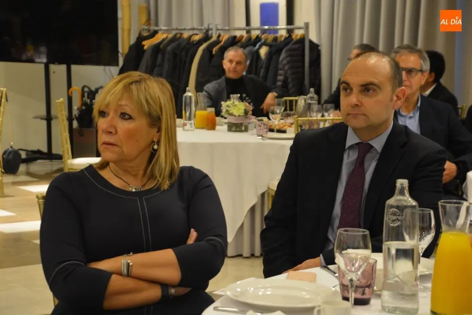 Foto 7 - La ministra de Industria destaca la reducci&oacute;n del d&eacute;ficit p&uacute;blico hasta &ldquo;el nivel m&aacute;s bajo de ...
