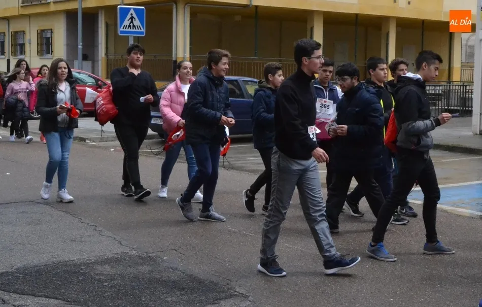 Foto 7 - El Colegio Mir&oacute;briga y el IES Fray Diego corren por las ni&ntilde;as de &Aacute;frica y Am&eacute;rica Latina  