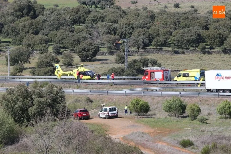 Foto 11 - El vuelco de un cami&oacute;n provoca el desv&iacute;o del tr&aacute;fico de la A-66 por Guijuelo