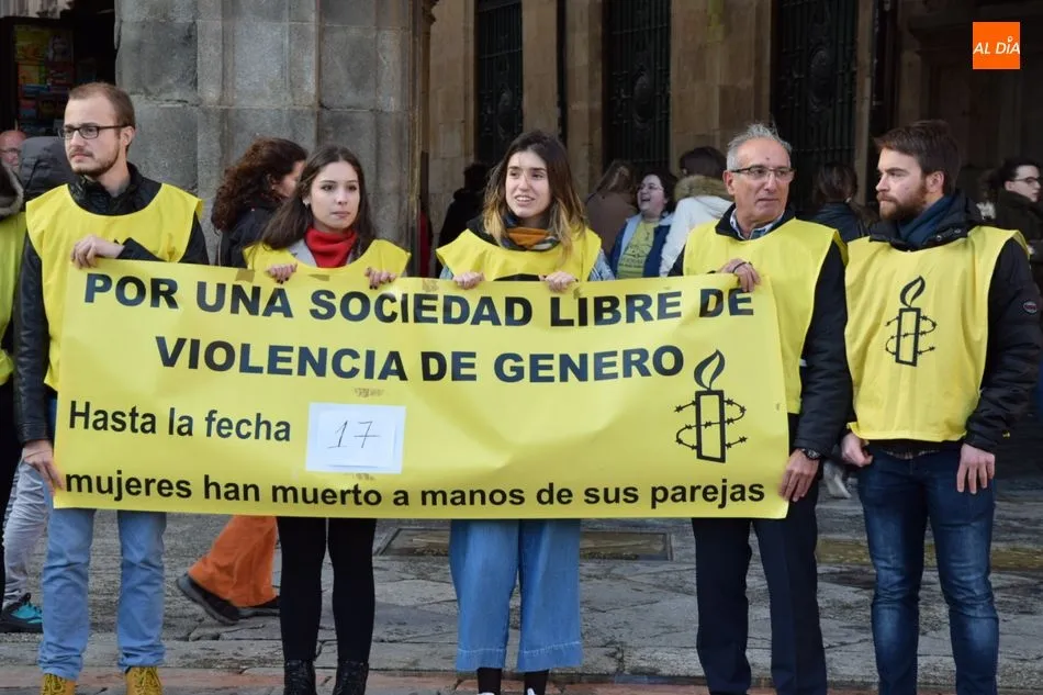 Foto 5 - Performance de Amnist&iacute;a Internacional para reclamar medidas contra la violencia de g&eacute;nero  