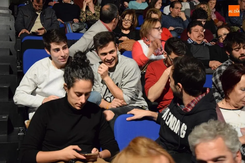 Foto 11 - El grupo Calamandrei abre la Muestra Universitaria de Artes Esc&eacute;nicas con &lsquo;La familia no se...