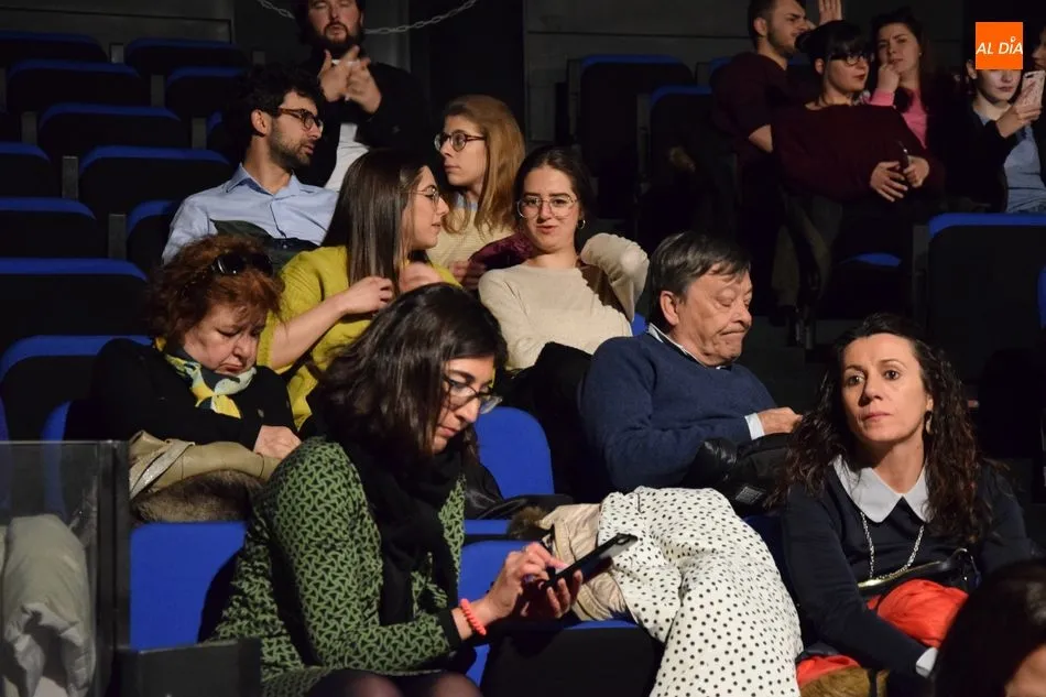 Foto 9 - El grupo Calamandrei abre la Muestra Universitaria de Artes Esc&eacute;nicas con &lsquo;La familia no se...