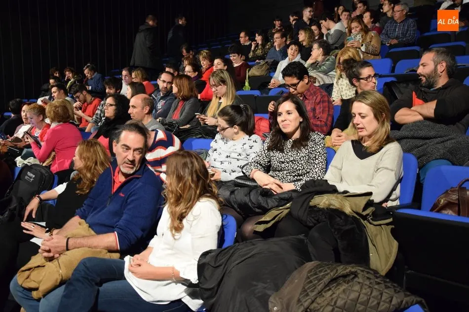 Foto 8 - El grupo Calamandrei abre la Muestra Universitaria de Artes Esc&eacute;nicas con &lsquo;La familia no se...