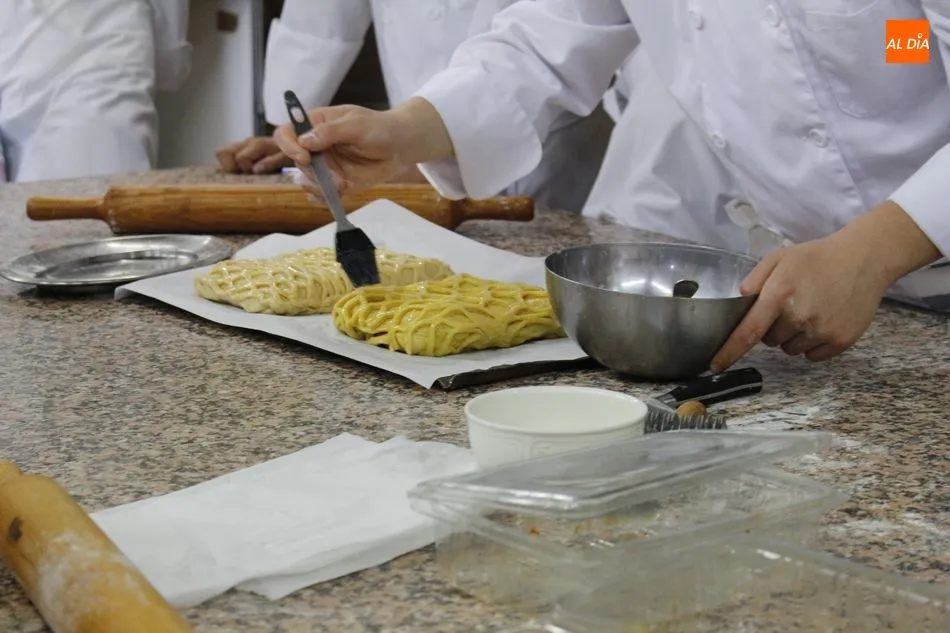 Foto 5 - Tegusta Salamanca sigue su promoci&oacute;n de productos locales con un taller de hornazo