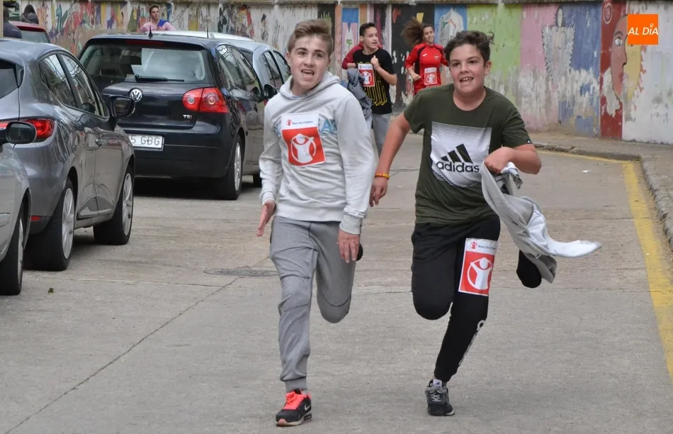 Alumnos y profesores del IES Tierra acumulan un año más ‘Kilómetros de Solidaridad’  