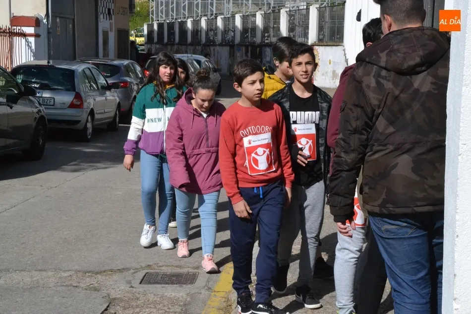 Foto 6 - Alumnos y profesores del IES Tierra acumulan un a&ntilde;o m&aacute;s &lsquo;Kil&oacute;metros de Solidaridad&rsquo;  