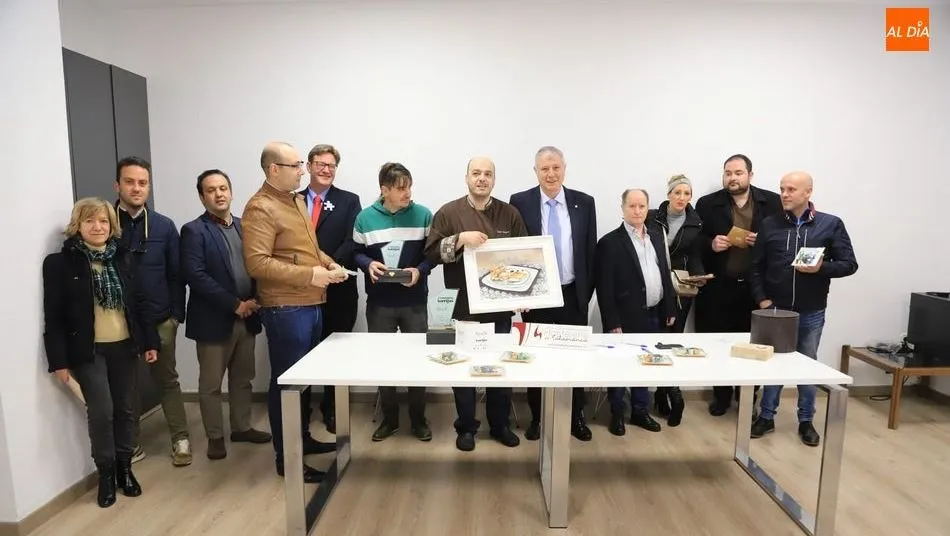 Ganadores y miembros del jurado de este concurso gastronómico. Foto de Lydia González