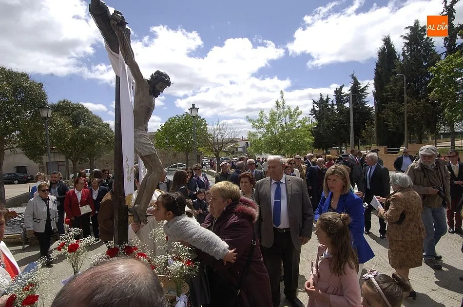 Foto 6 - El Santo Cristo de la Exaltaci&oacute;n recorre las calles de Gallegos  