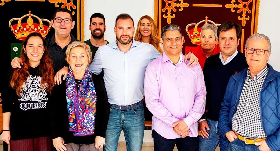 De izquierda a derecha, en la línea superior: Jesús Varas, José Carlos Sierra, María Perálvarez y Oliva Sastre. De izquierda a derecha en la línea inferior: Ana Montero, Chari Puga, Manuel Montero, Joaquín Barrios, Javier González y Pascual Martínez