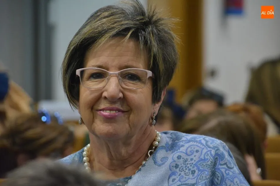 Foto 10 - Emotivo homenaje a Carmen S&aacute;nchez Macarro por su labor al frente del Colegio de Enfermer&iacute;a  