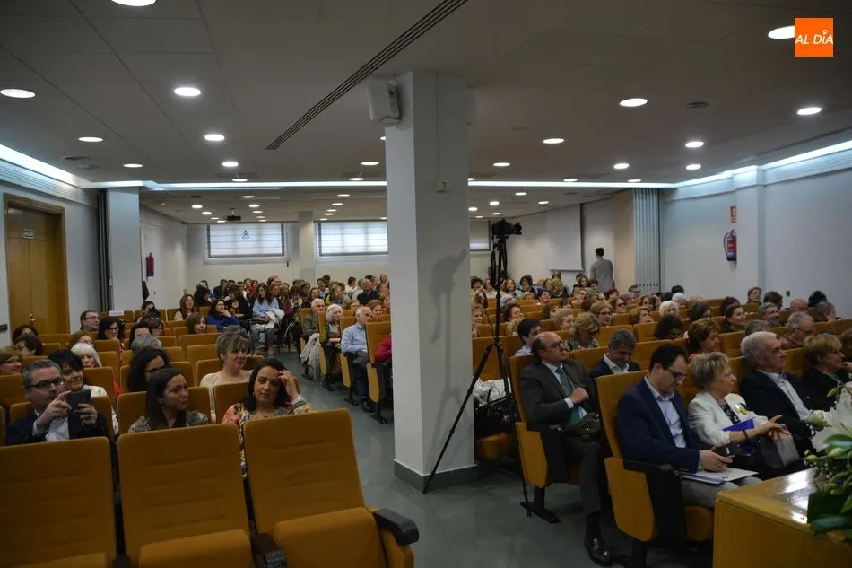 Foto 5 - Emotivo homenaje a Carmen S&aacute;nchez Macarro por su labor al frente del Colegio de Enfermer&iacute;a  