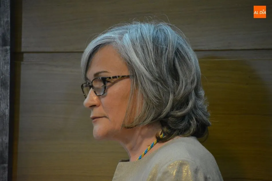 Foto 3 - Emotivo homenaje a Carmen S&aacute;nchez Macarro por su labor al frente del Colegio de Enfermer&iacute;a  