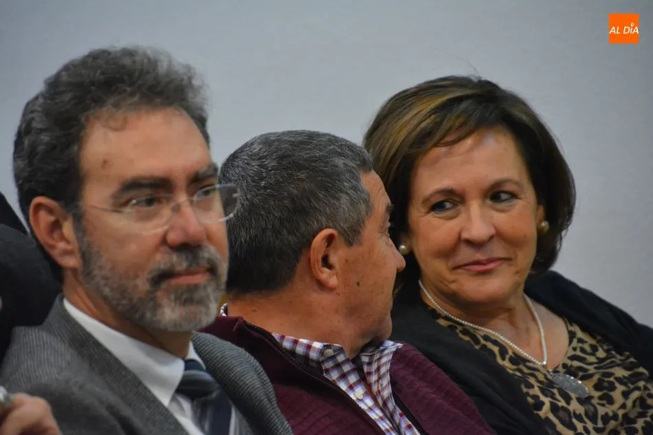Foto 2 - Emotivo homenaje a Carmen S&aacute;nchez Macarro por su labor al frente del Colegio de Enfermer&iacute;a  