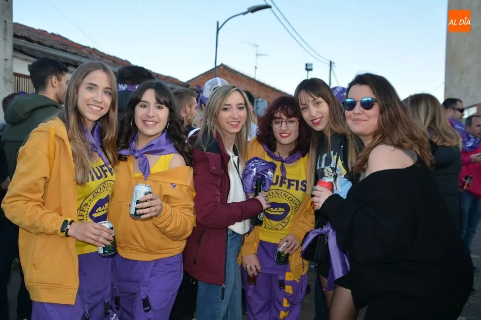 Foto 9 - El preg&oacute;n de la Pe&ntilde;a &lsquo;A Lo Loco&rsquo; da paso a un intenso fin de semana festivo en Do&ntilde;inos