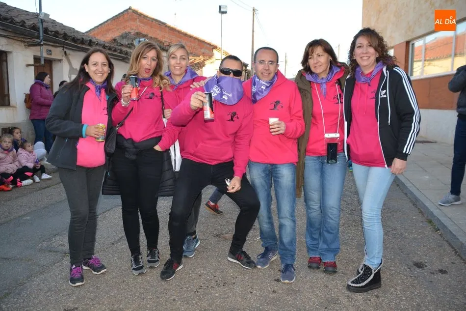 Foto 6 - El preg&oacute;n de la Pe&ntilde;a &lsquo;A Lo Loco&rsquo; da paso a un intenso fin de semana festivo en Do&ntilde;inos